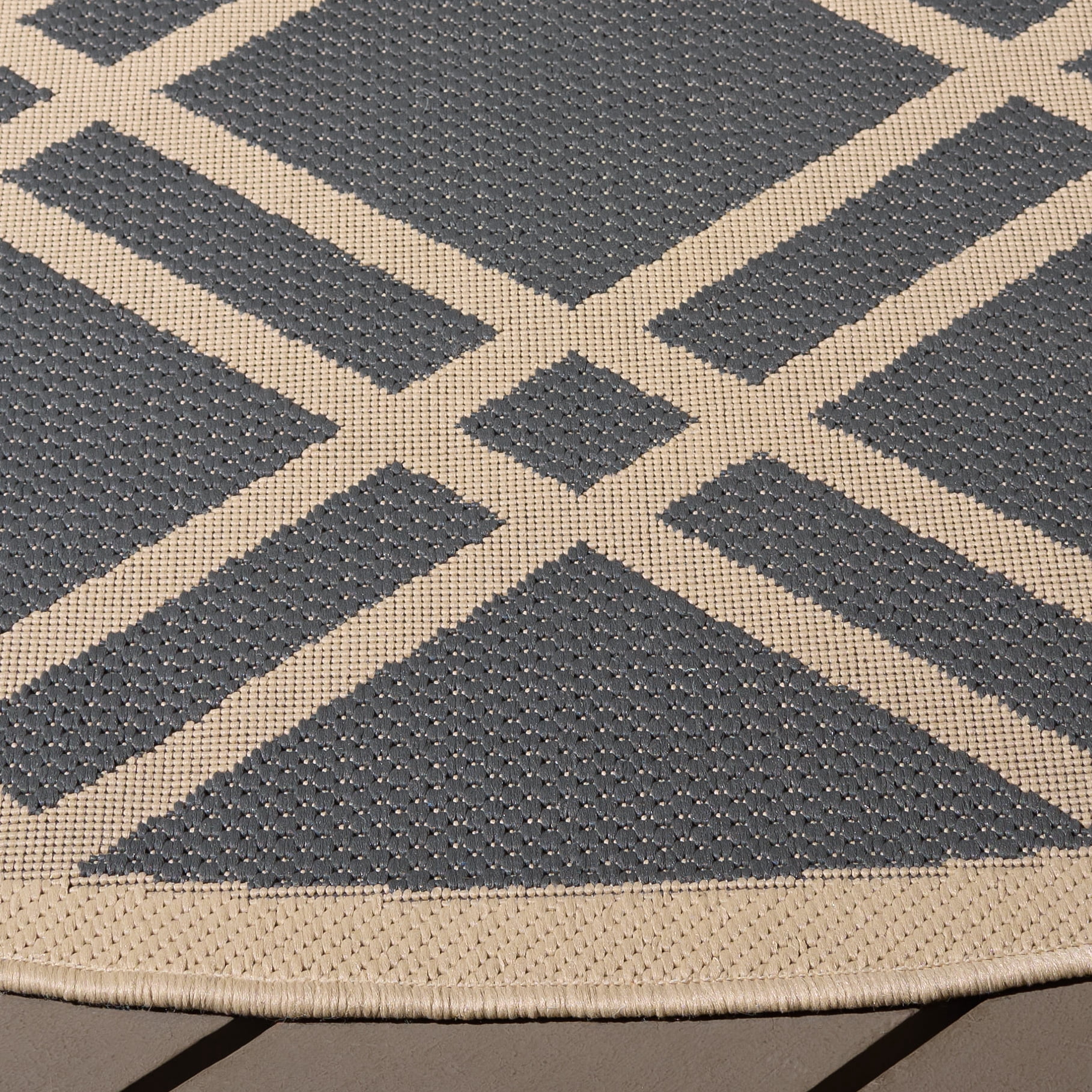 Safavieh Courtyard Jasper Geometric Indoor/Outdoor Area Rug, Anthracite/Beige, 7'10" x 7'10" Round