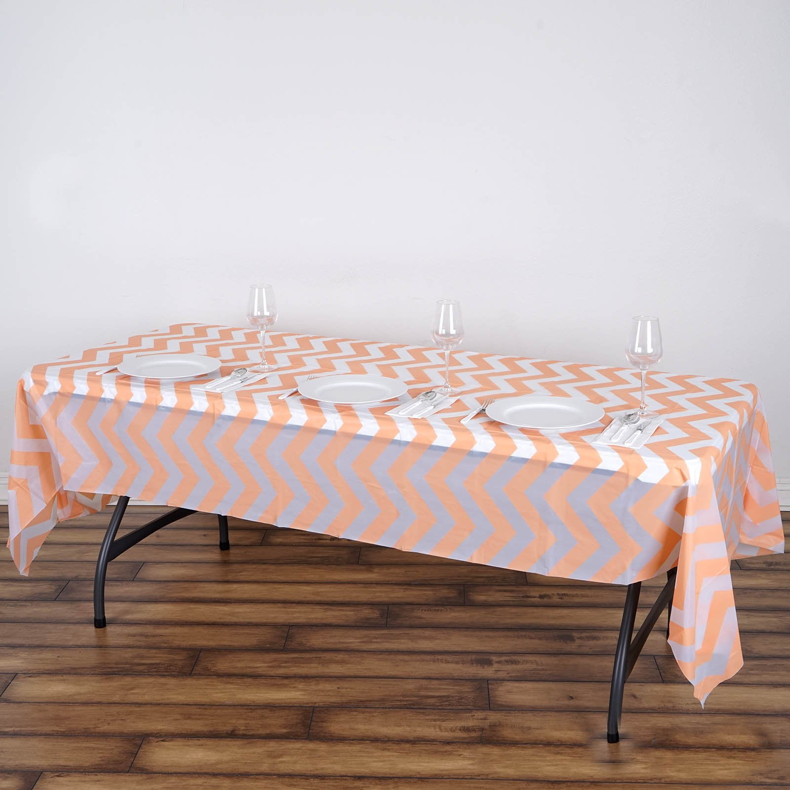 Efavormart 5 Pcs Disposable Chevron Plastic Vinyl Picnic Birthday Party