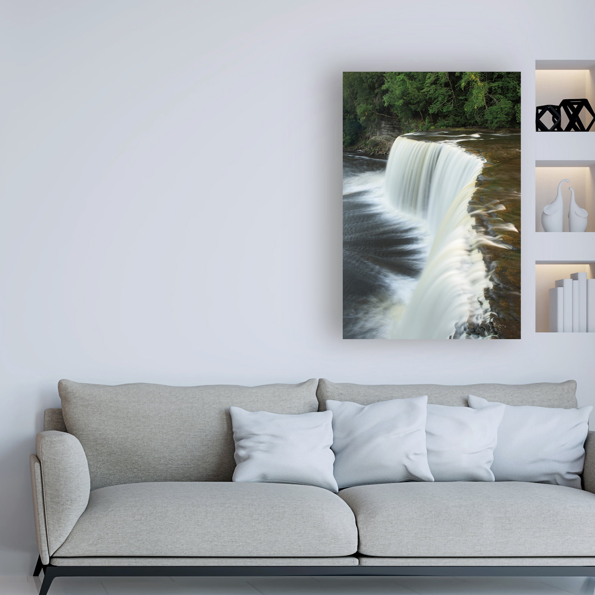 Trademark Fine Art 'Tahquamenon Falls Michigan II' Canvas Art by Alan Majchrowicz