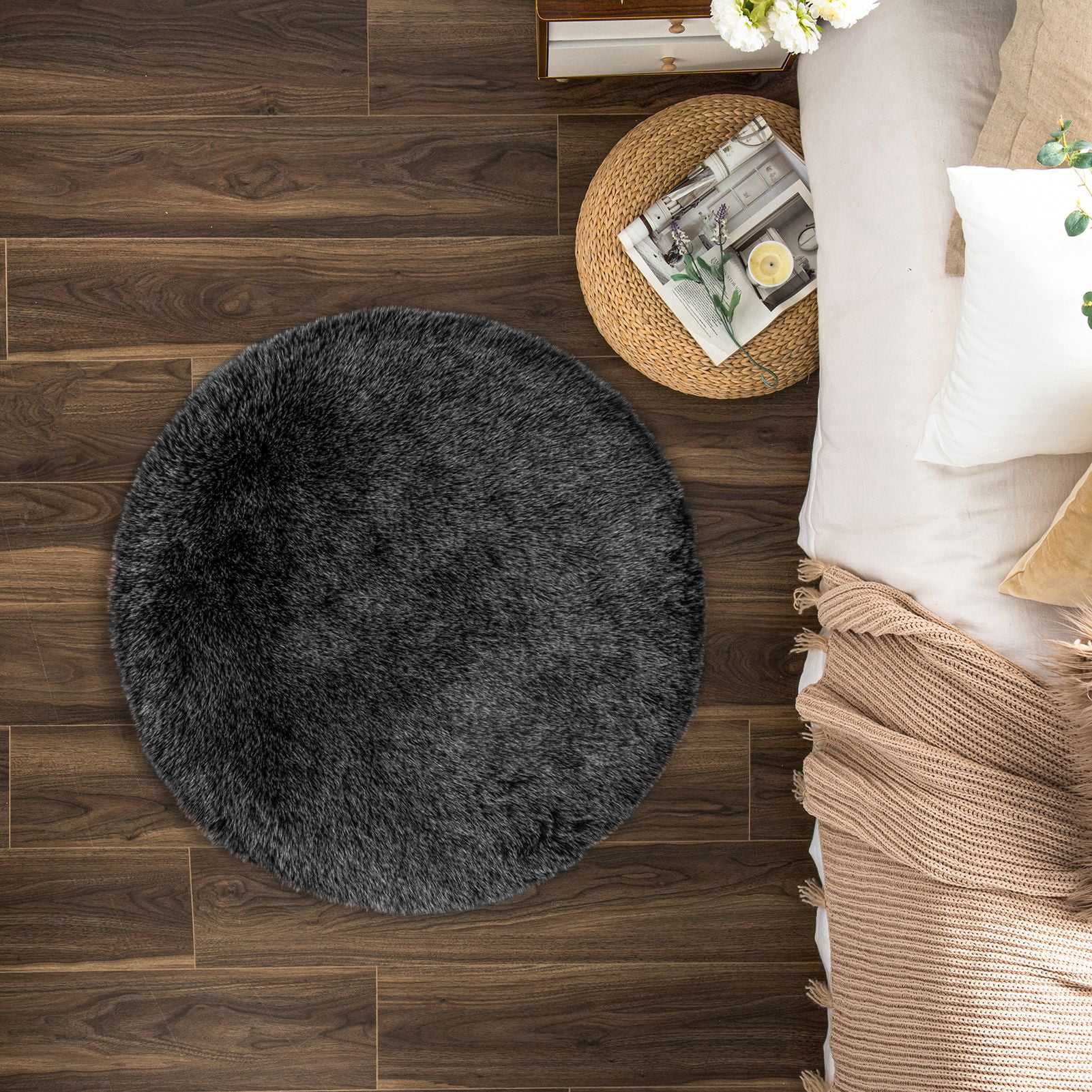 Phantoscope Ultra Soft Faux Fox Fur Black, Indoor Area Rug, 3 x 3 ft, Round