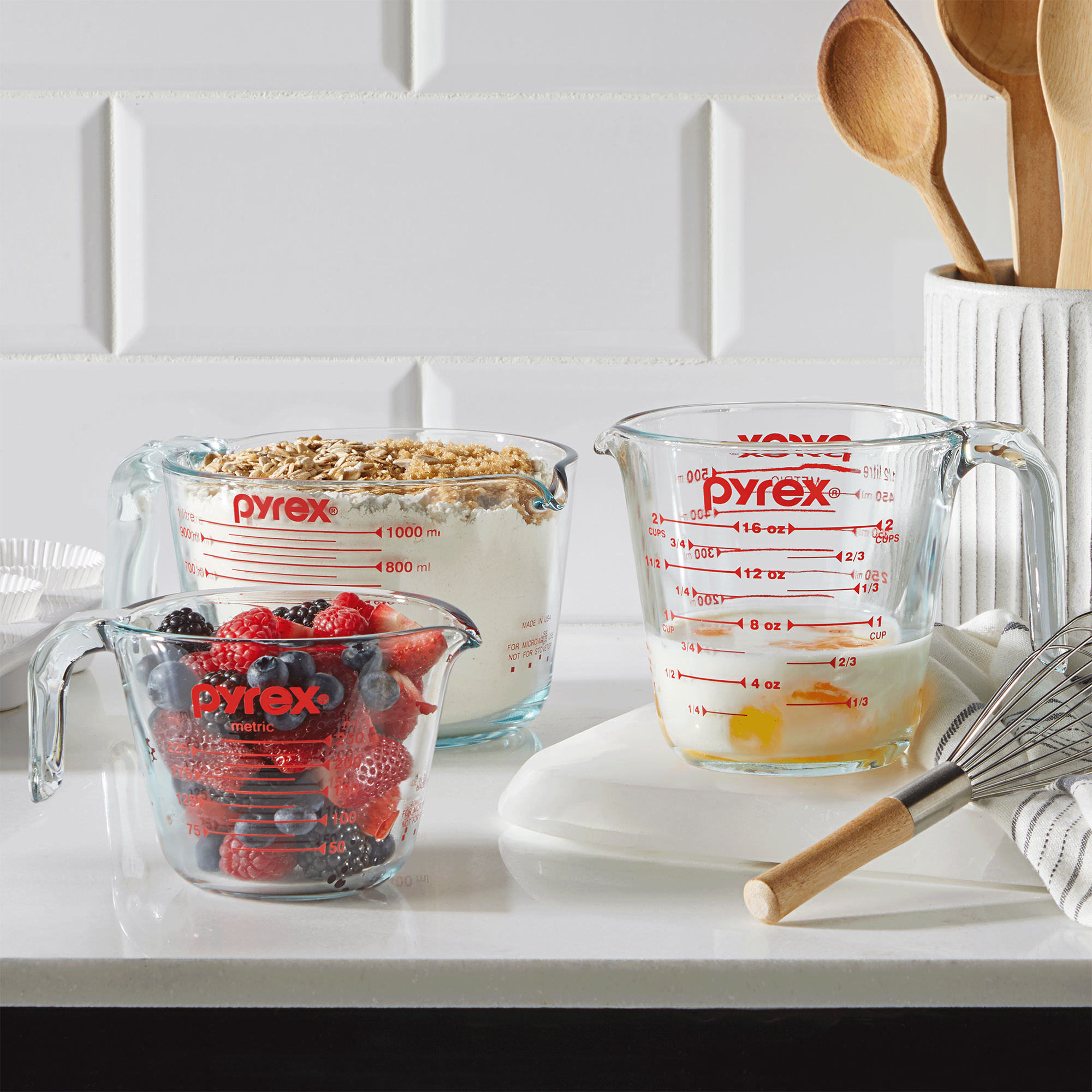 Pyrex 3-Piece Glass Measuring Cup Set photo 3