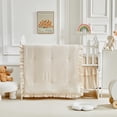 thumbnail image 4 of Set de ropa de cuna de 3 piezas Flysheep Beige con volante y acolchado, 4 of 7