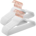thumbnail image 1 of Juego de 50 perchas SONGMICS de terciopelo, color blanco nube, UCRF021W02, 1 of 7