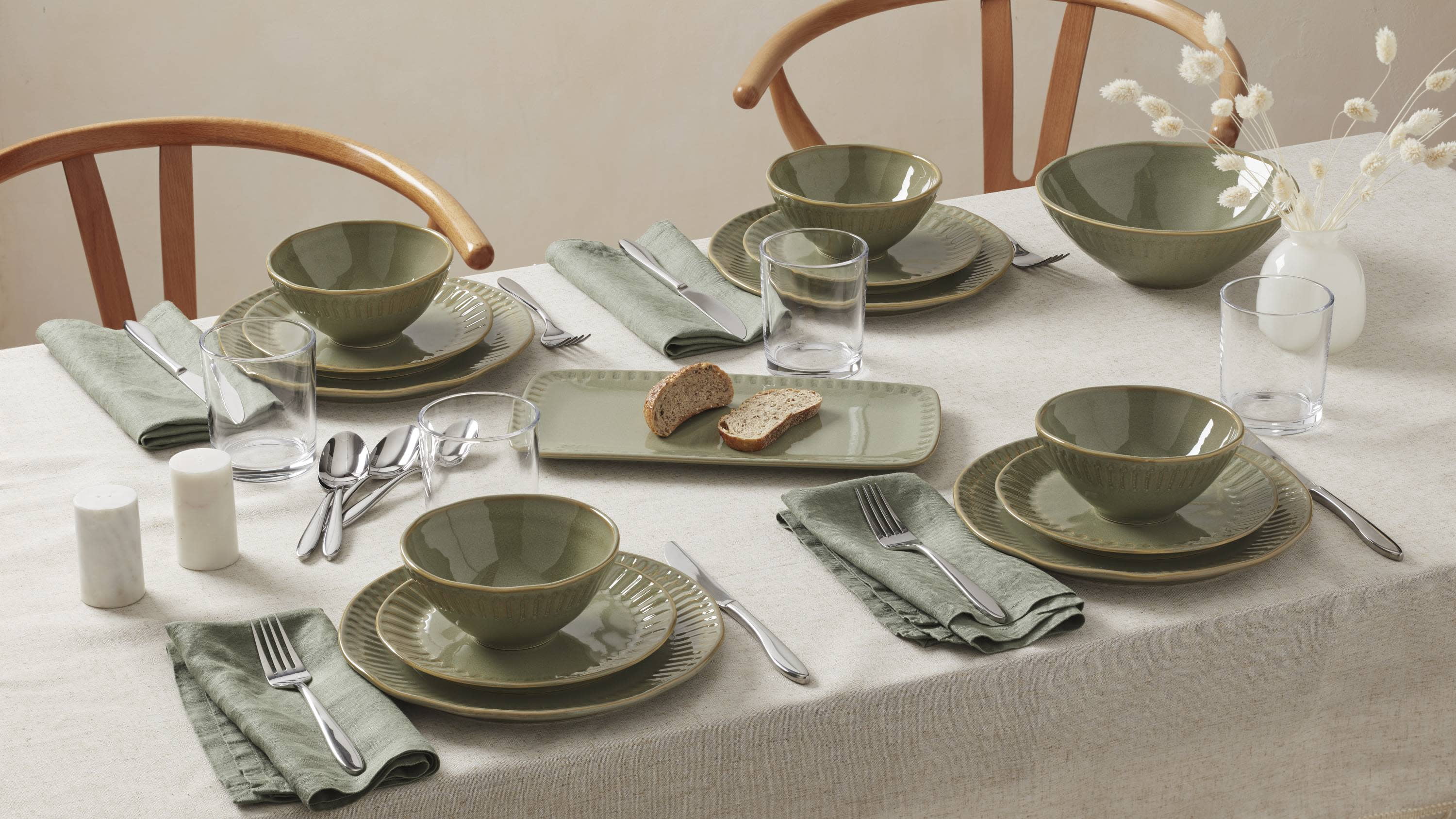 Oneida Entertain 365 48 oz Round Artisanal Stripe Green Stoneware Serving Bowl