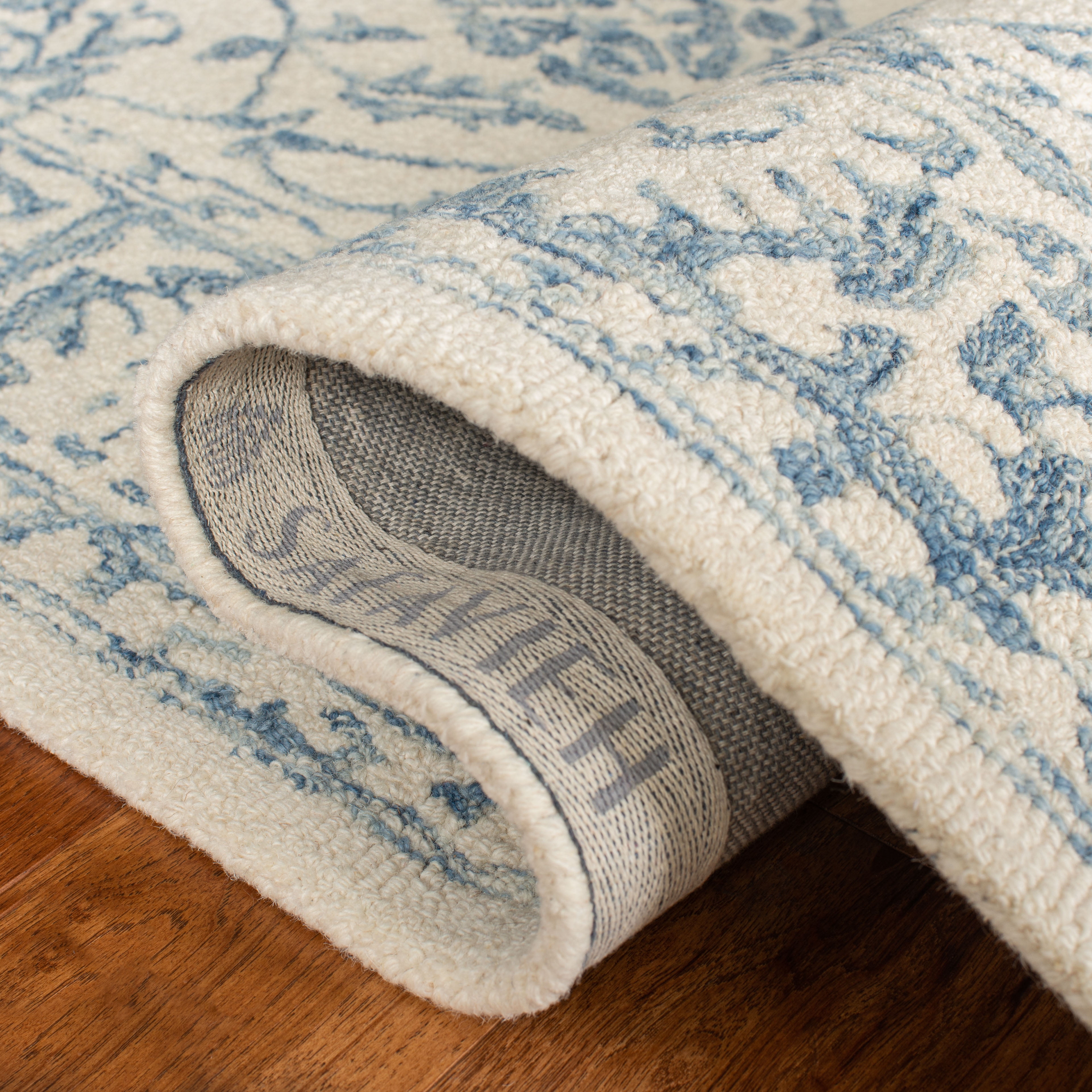 SAFAVIEH Blossom Munya Oriental Area Rug, Ivory/Blue, 4' x 6'