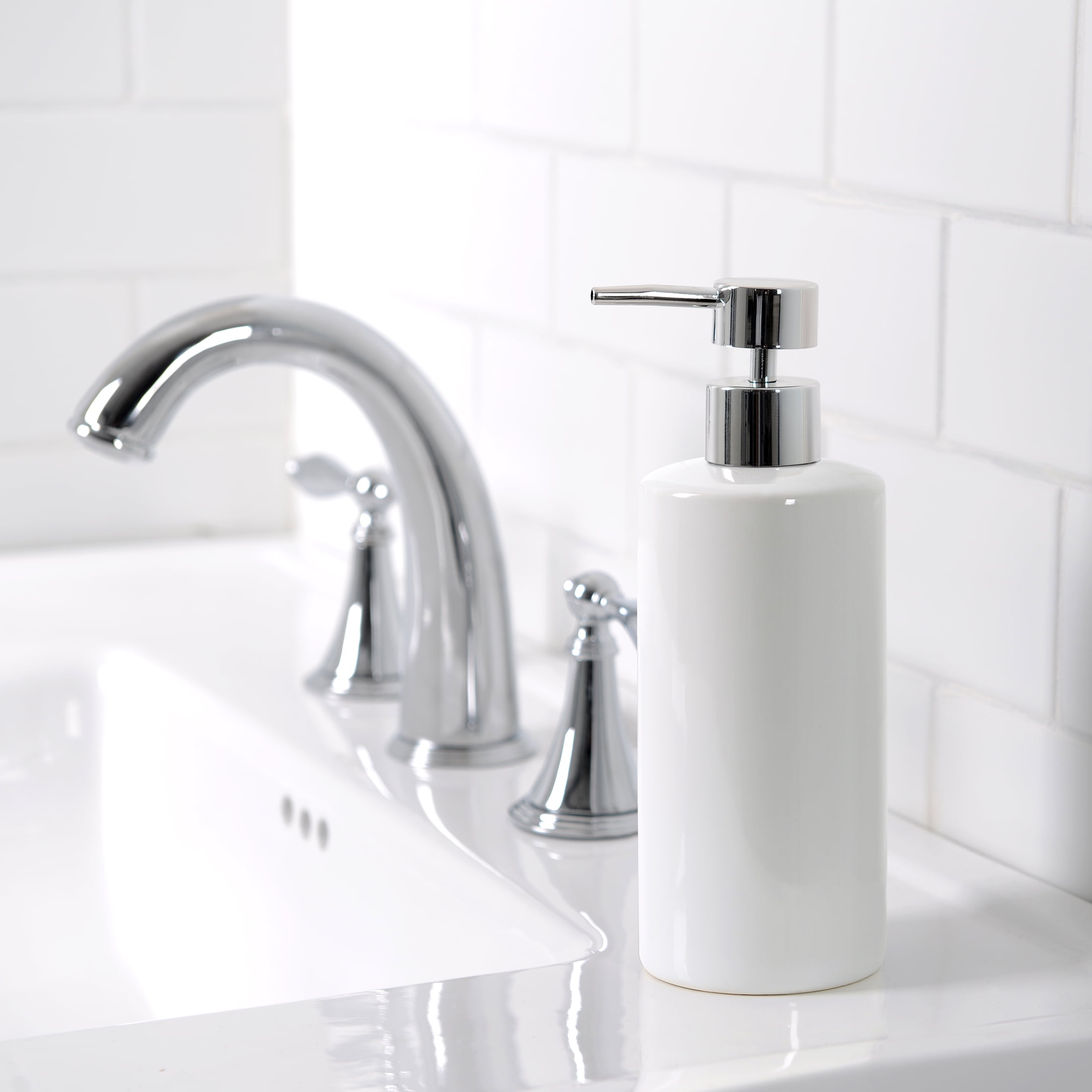 Mainstays Basic Ceramic Lotion Pump White
