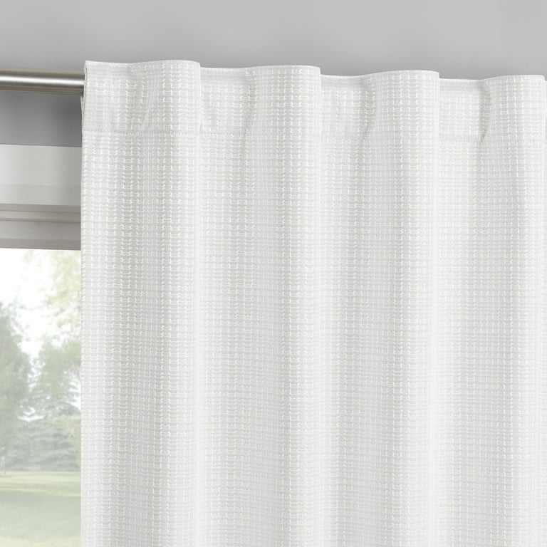 Sun Zero Vance 2-Piece Magnetic Closure 100% Blackout Back Tab