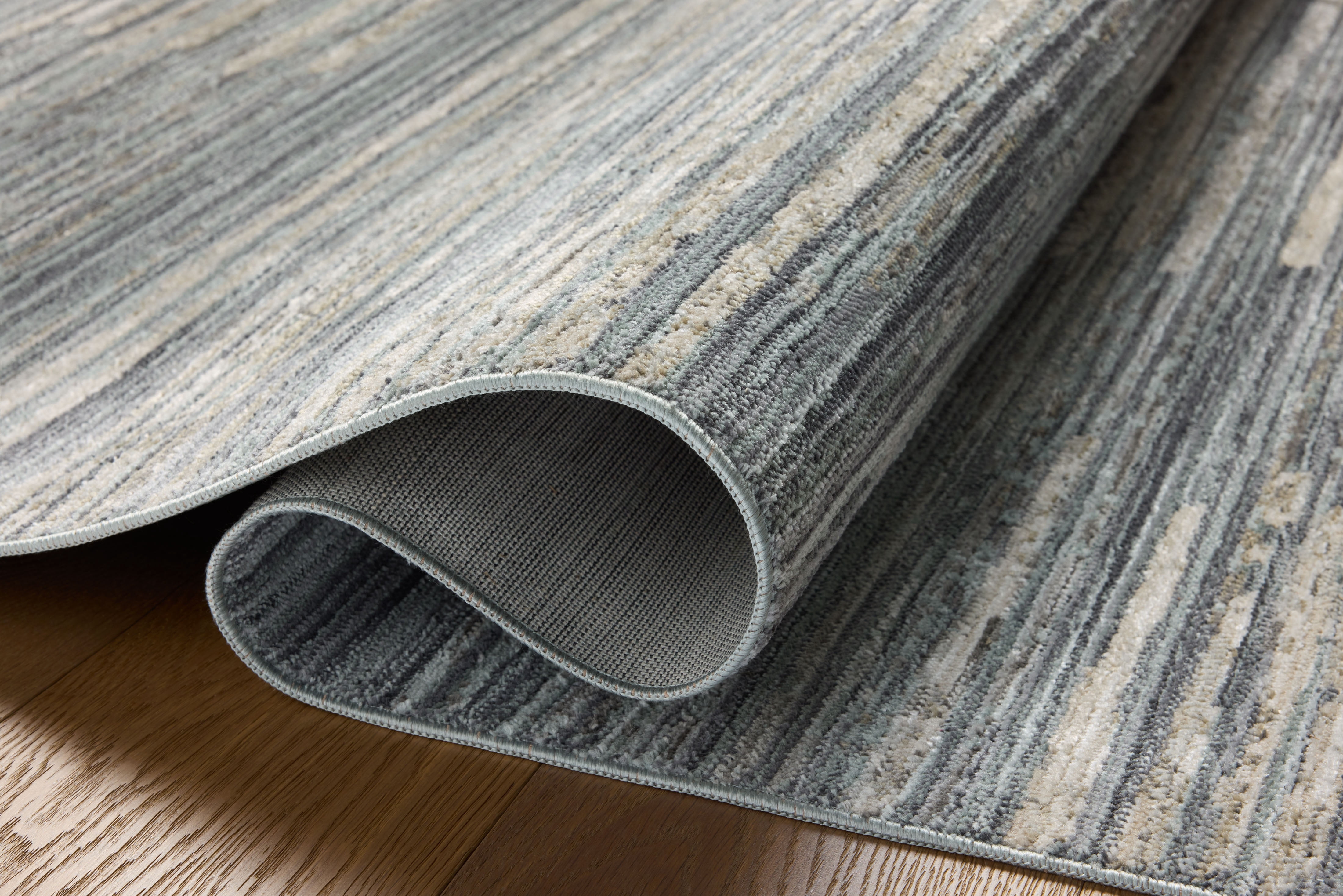 Loloi Wade Ocean / Sand 18" x 18" Sample Rug