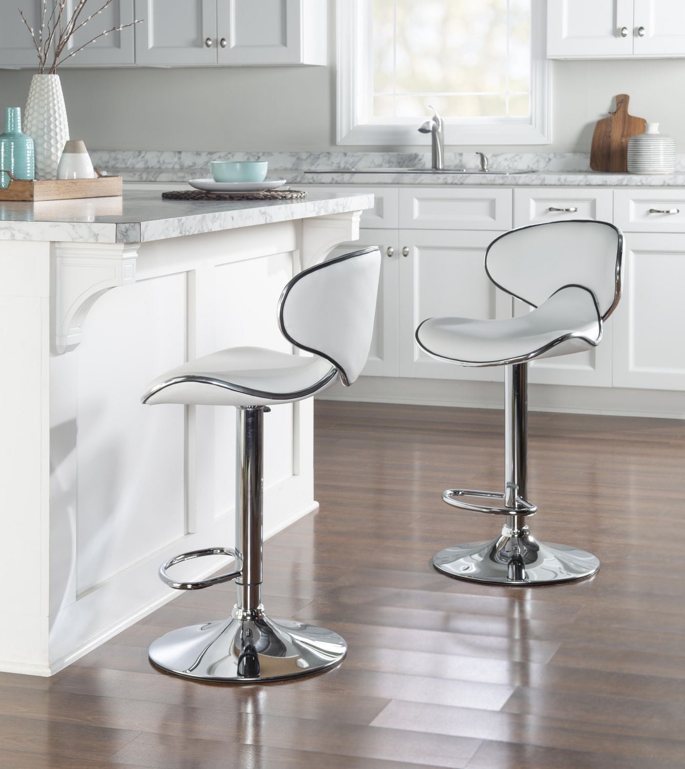 Seith Barstool, White