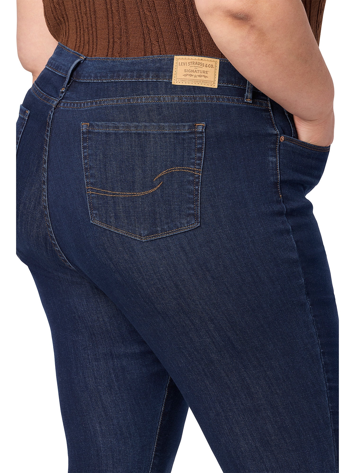 Levi Strauss Signature Women's Mid Rise Capri