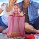 thumbnail image 4 of Bolsa de playa plegable de malla de nylon rosa para vacaciones en la playa o piscina, 4 of 6