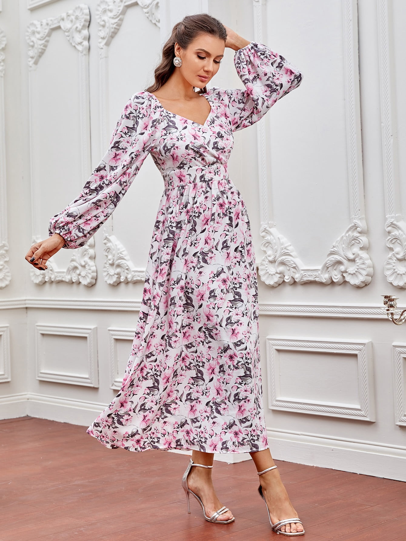 Women's Allover Floral Print Sweetheart 