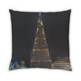 thumbnail image 2 of Ahgly Company Sites Burj Khalifa Coussin d'Extérieur, 18 Pouces par 18 Pouces, 2 of 6