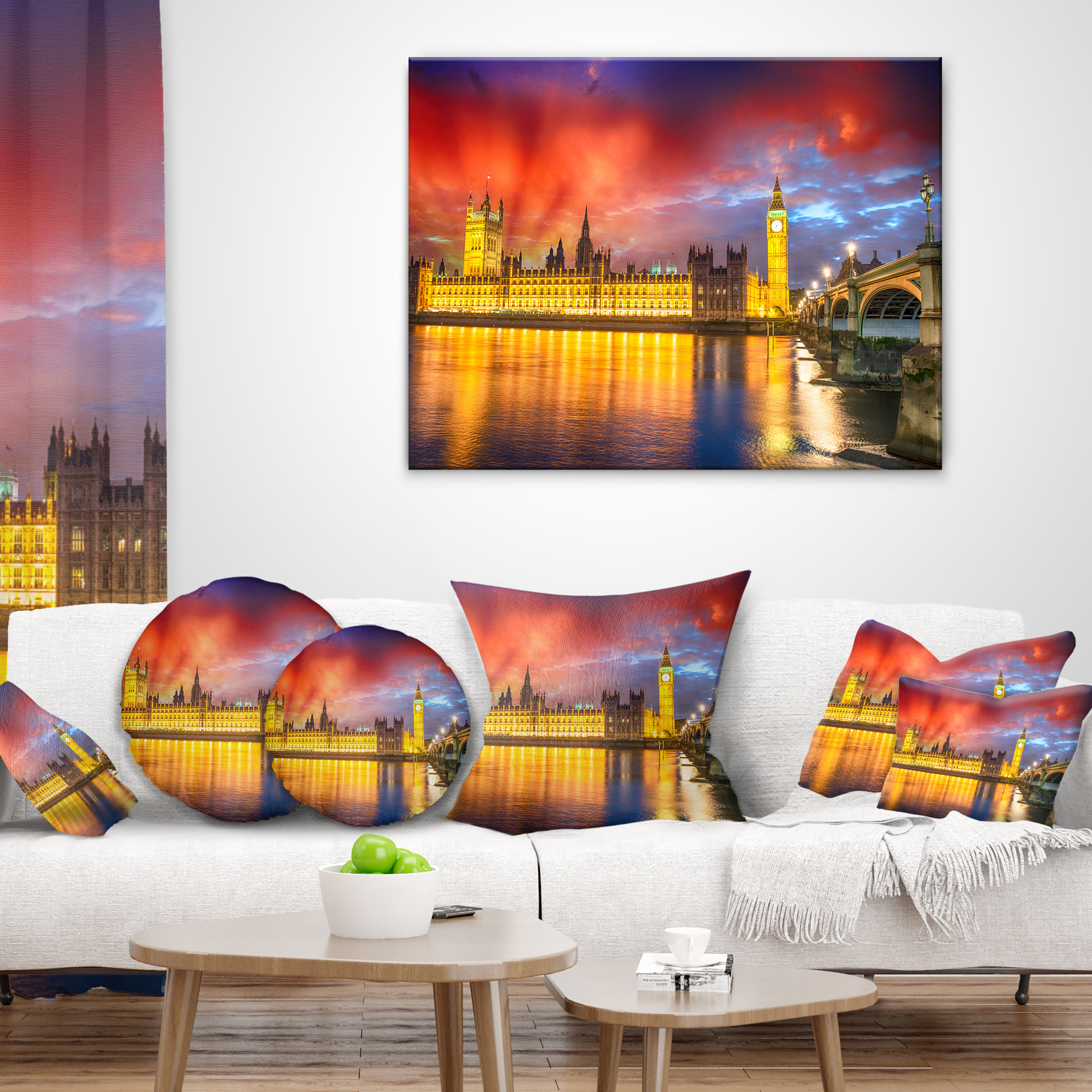 Designart Sunset View of London Skyline - Cityscape Photo Throw Pillow - 16x16