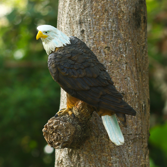 Bald Eagle Tree Hugger Tree Decor Hanging Garden Statue 13 Inches High Multicolor Resin Bird Sculpture Tree Decoration for Lawn Porch Yard Patio