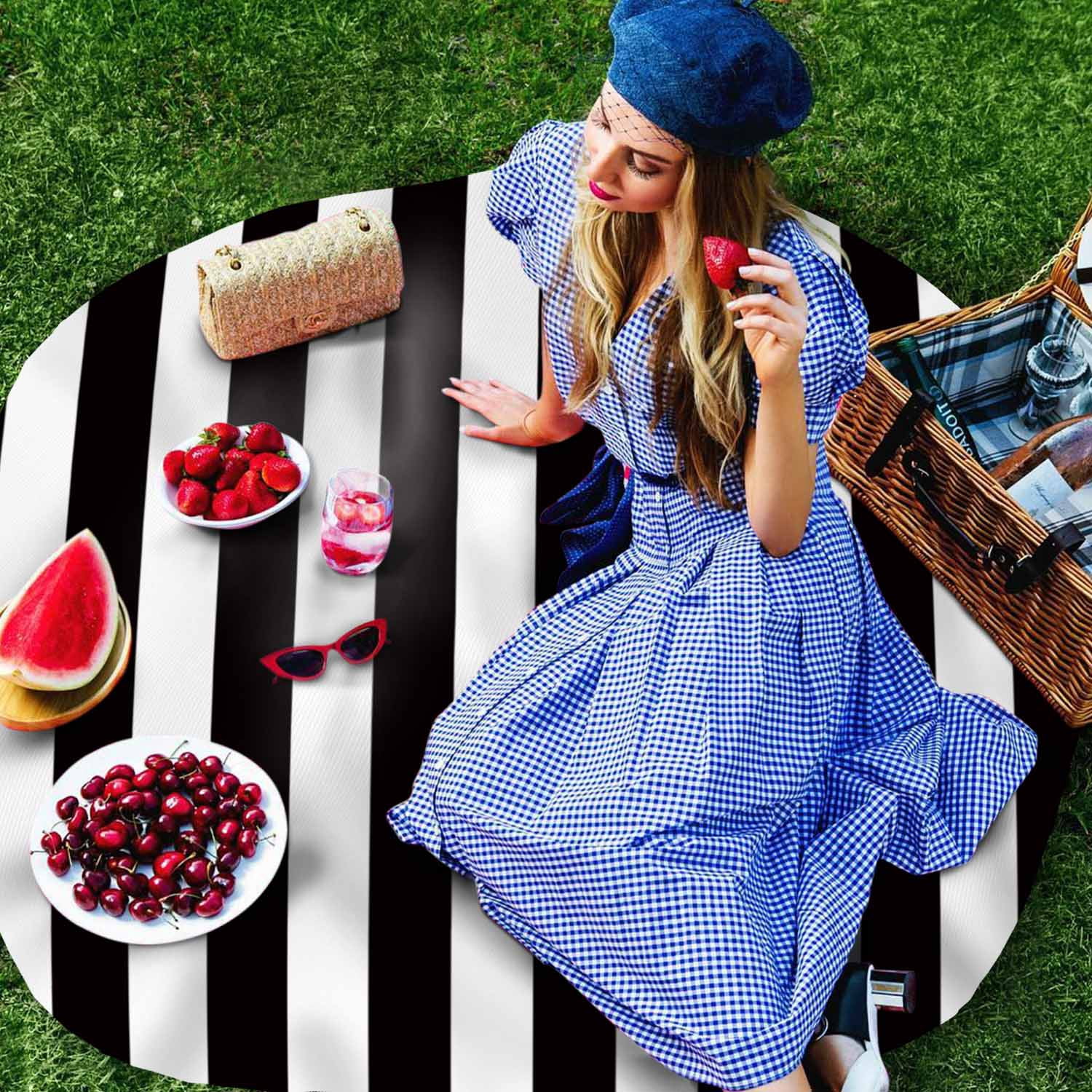 Round Tablecloth Striped Pattern Waterproof Oil Proof Polyester Table Cloth Cover Decor for Home Dining Outdoor,Patio,Parties, 54" Dia. Black and White