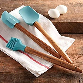 World's Best Cookie Spatula by Old World Kitchen - Fieldshop by Garden & Gun