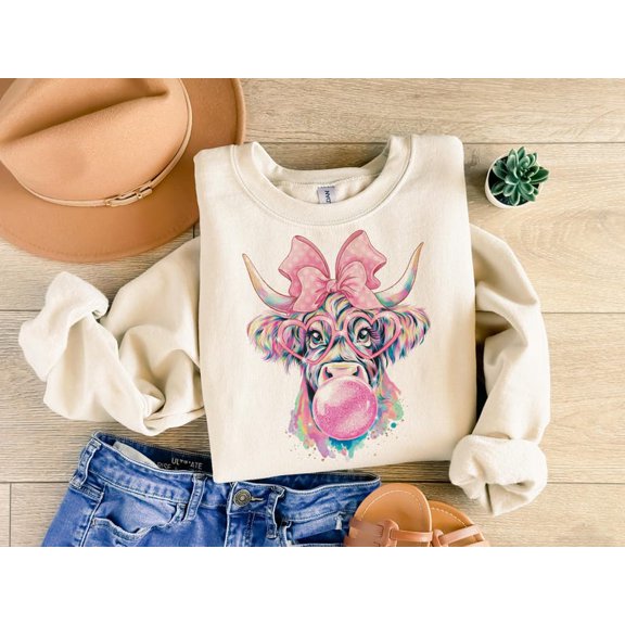Coquette Highland Cow Sweatshirt, Bubblegum Cow Crewneck, Holographic Cow Pullover, Cute Western Aesthetic Top, Trendy Cow Sweatshirt