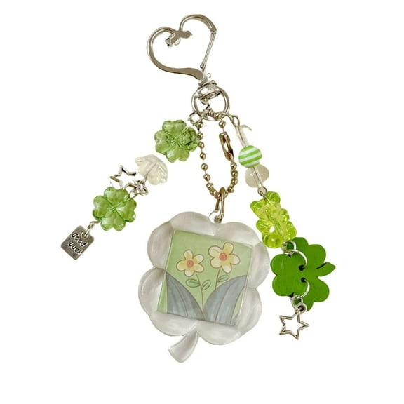 FENOHREFE Exquisite Resin Four Leaf Clovers Keychain Symbolizing Luck and Happiness Decoration for All Ages Special Gifts Ideas