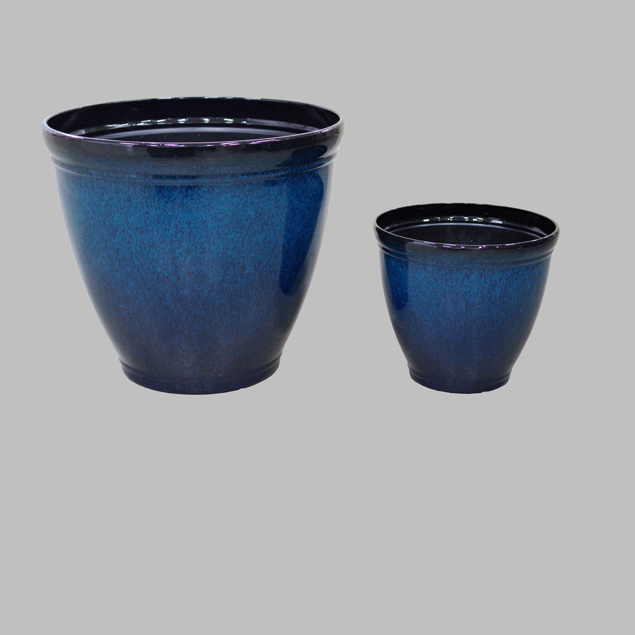 Mainstays 14.5 inch Gradient Blue Round Recycled Resin Planter, 14.7in x 14.7in x12.98in