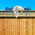 thumbnail image 1 of Wmhnj Decoracin para cerca exterior: Gallo descansando en la barandilla. Figura de PVC pintada a mano y resistente a la intemperie. Ideal para decorar el jardn o el hogar., 1 of 7