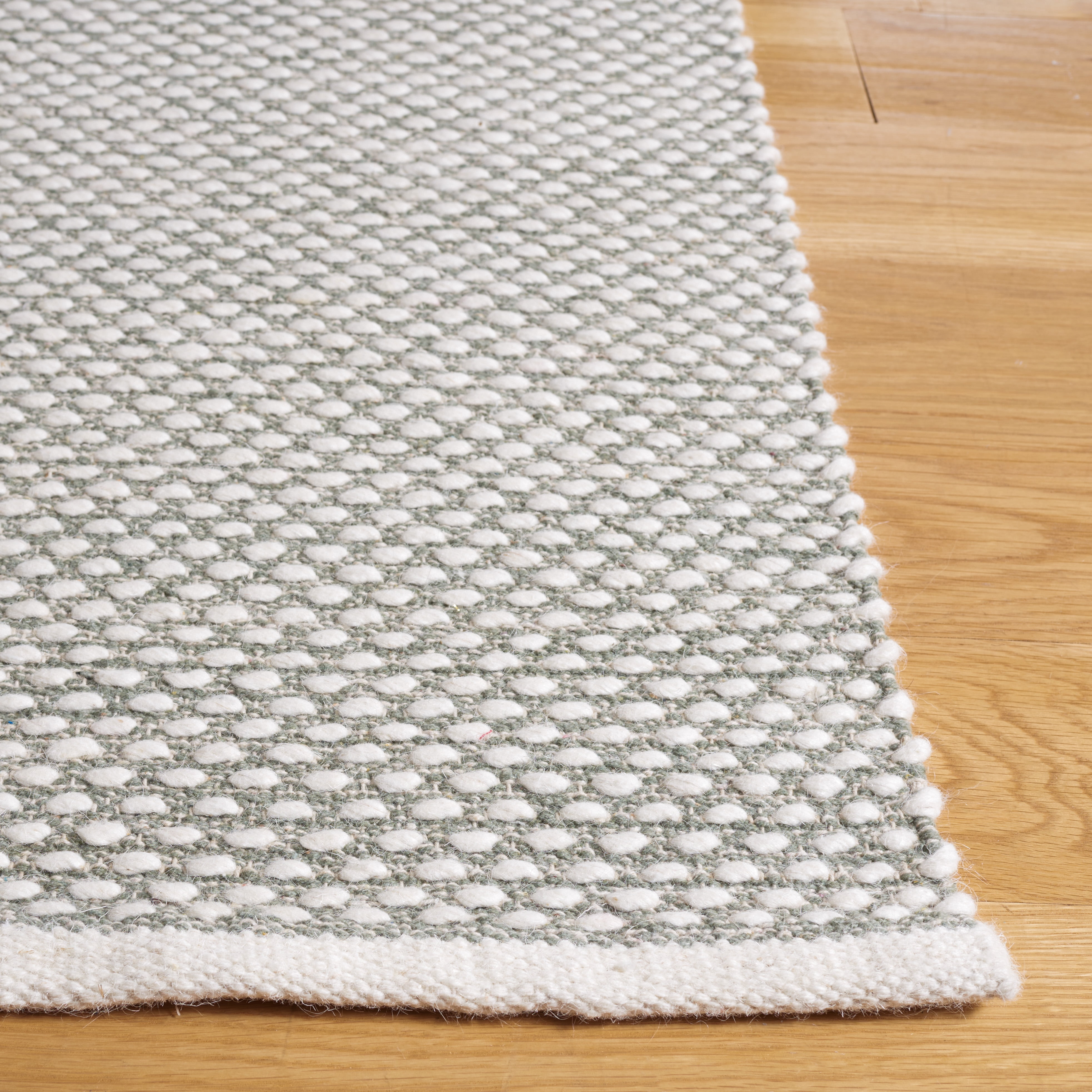 SAFAVIEH Vermont York Solid Area Rug, Green, 4' x 6'
