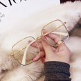 thumbnail image 4 of FeiKong Gafas con bloqueo de luz azul para mujer, anteojos cuadrados de gran tamaño con tachuelas de diamante, anteojos para hombre con filtro UV antideslumbrante, anteojos para juegos de computadora, 4 of 5