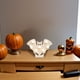 thumbnail image 4 of Adorno de Halloween con forma de calabaza de madera, murciélagos, estrella, luz LED, 4 of 5