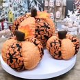 thumbnail image 2 of Adorno decorativo de tela con forma de calabaza y hoja de arce para Halloween, ideal para decoración de interiores y exteriores, fiestas de Halloween y patios., 2 of 3