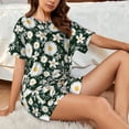 thumbnail image 4 of Wukai White Daisies and Bee Print Women's Pajama Set - Short-Sleeve Top and Shorts with Elastic Waistband and Pockets for Loungewear, Yoga, and Casual Wear-XX-Large, 4 of 6