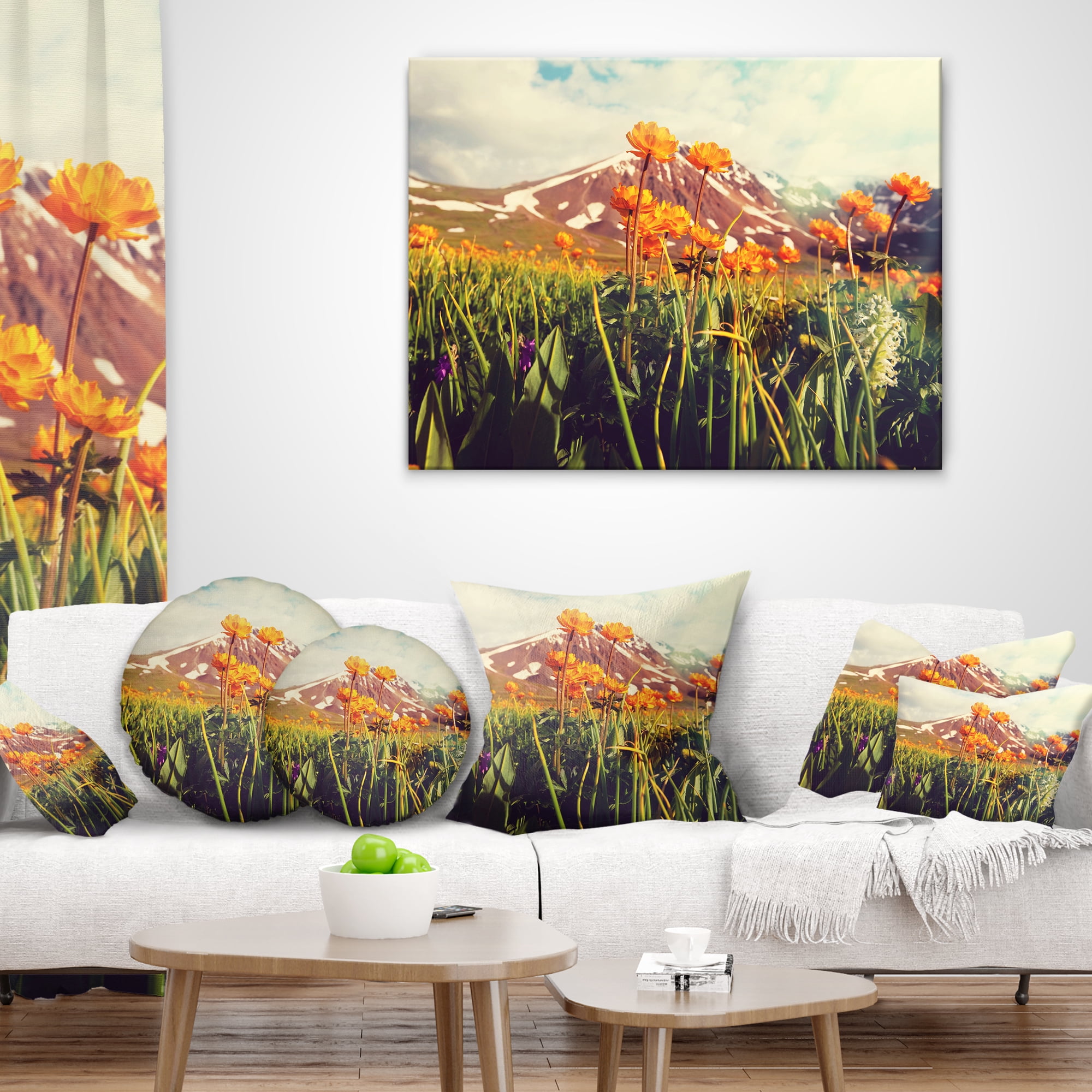 Designart Fantastic Yellow Flowers in Meadow - Flower Throw Pillow - 16x16