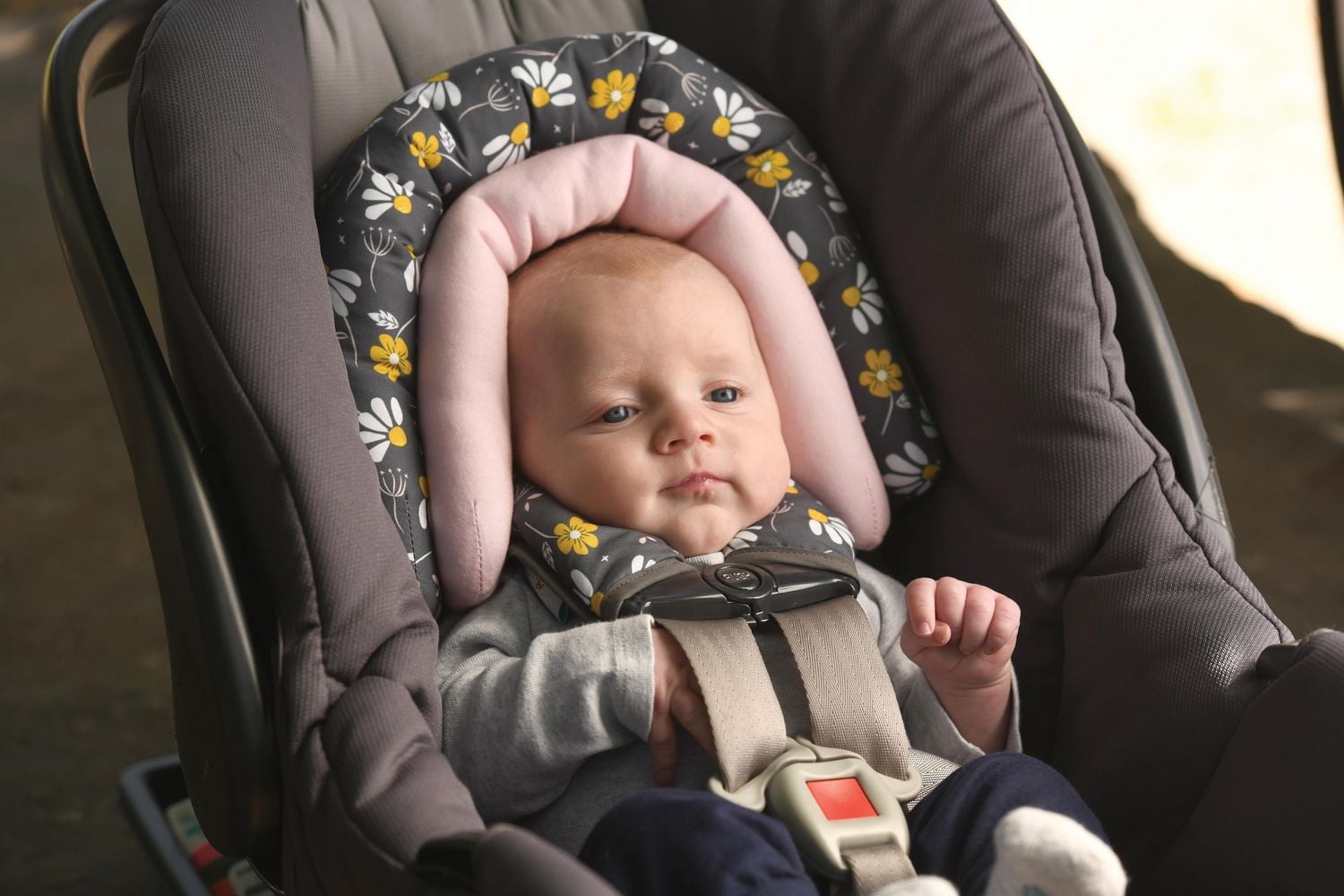 Sur le support de tête Goldbug Girls Duo imprimé marguerite APPUI-TÊTE GB G