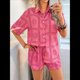 thumbnail image 5 of Conjunto de 2 Piezas para Mujer, con Estampado Floral Tropical Suave de Verano, Cuello en V, Corta, Botones y Pantalones Cortos. Rosa-Rojo XL, 5 of 10