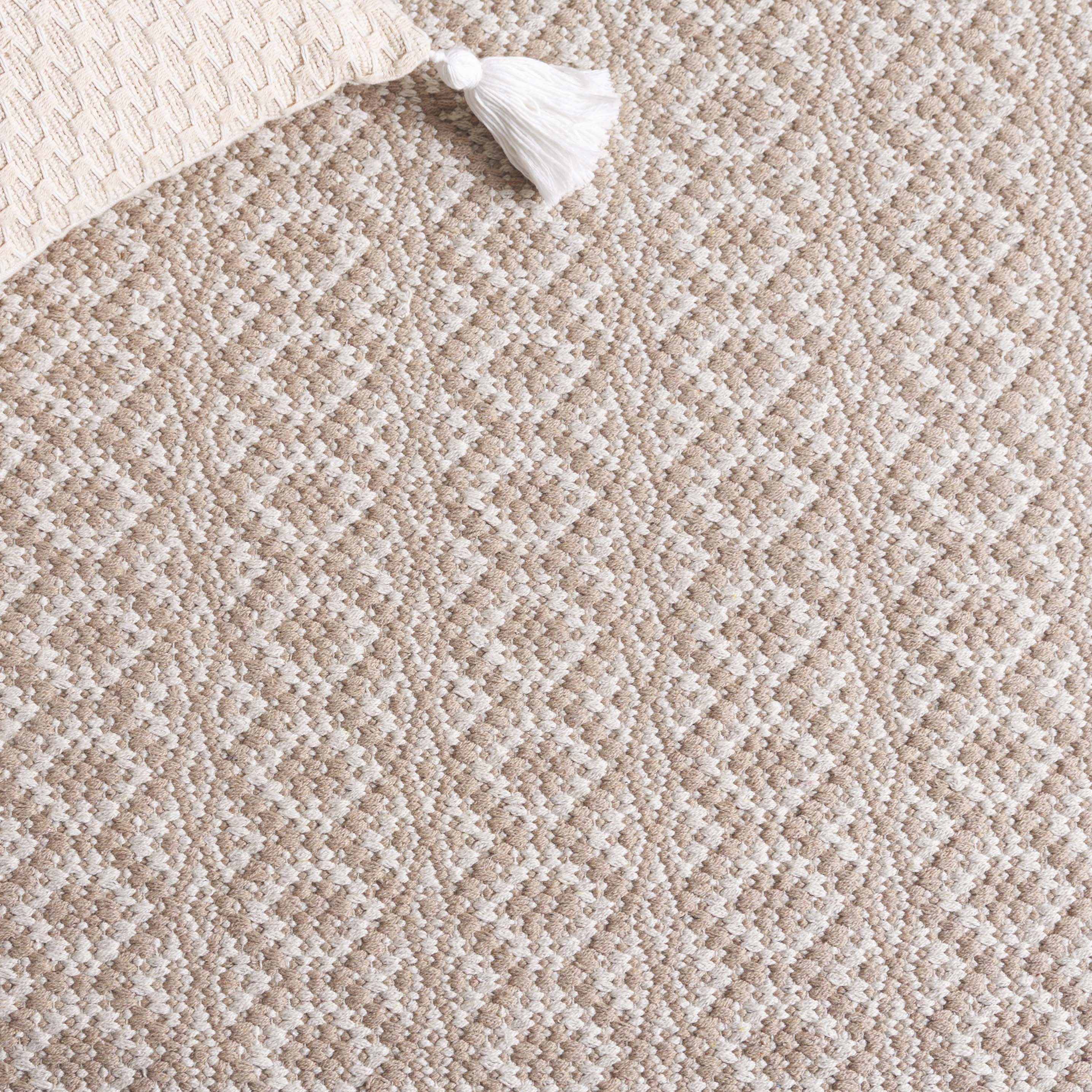 Safavieh Montauk Corrine Geometric Cotton Area Rug, Ivory/Beige, 6' x 6' Square