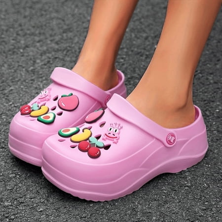 

SHENZHYIXINC Cute Women‘s Platform Clogs adorned with Fruit Charms Versatile All-Match Summer Garden Sandals for a Casual Outdoor Beach Look