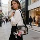 thumbnail image 4 of Bolso transparente de verano con correa ancha, bolso cruzado cuadrado pequeño para estadios, viajes y uso diario, rosa, amarillo, negro, blanco, 4 of 6