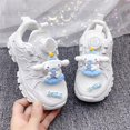 thumbnail image 1 of Primavera, verano y otoño nuevos zapatos blancos para niños, zapatos antideslizantes para papá, sandalias deportivas para niñas de dibujos animados Sanrio, zapatos con botones, 1 of 2