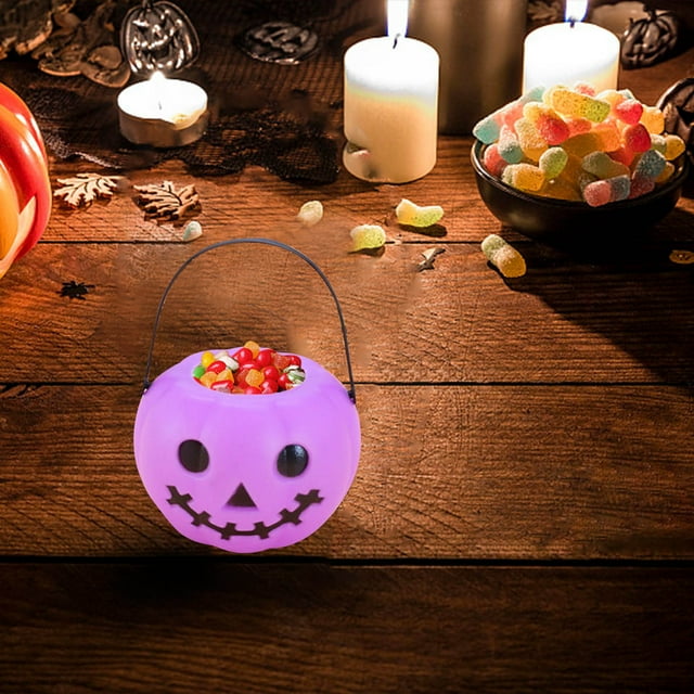 Fiudx Cubo de Calabaza de Halloween, Farol de Plástico Ecológico, Asa Apta para Niños, Ideal para Dulces y Golosinas, Recuerdo o Decoración de Fiesta, Color Morado, Elige Tu Estilo.