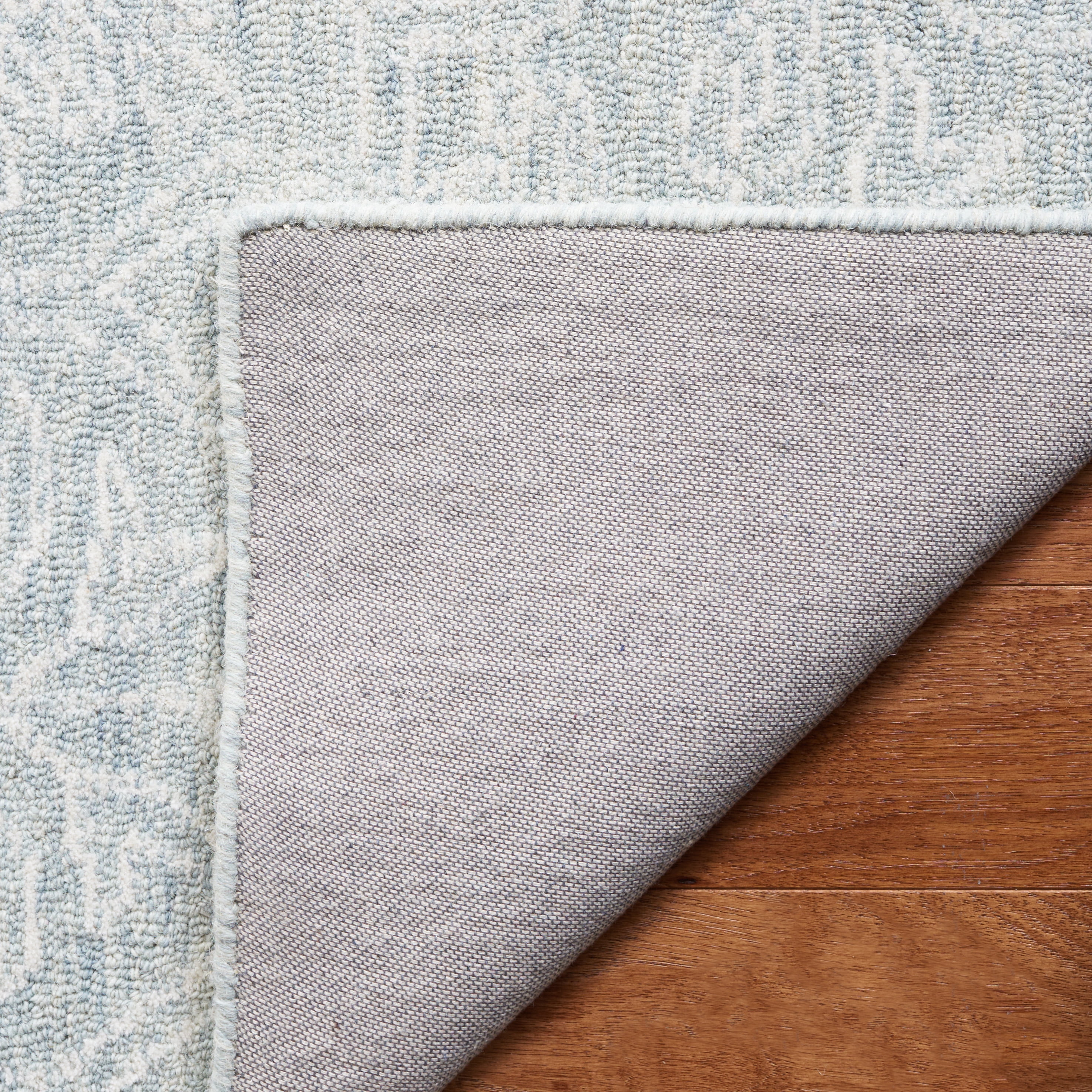 SAFAVIEH Micro-Loop Valery Medallion Area Rug, Light Grey/Ivory, 6' x 6' Square