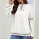 thumbnail image 3 of Blusa con volantes y cordón para mujer, camisa de manga larga con retales de encaje informal a la moda, Color puro, color blanco, XXL, 3 of 8