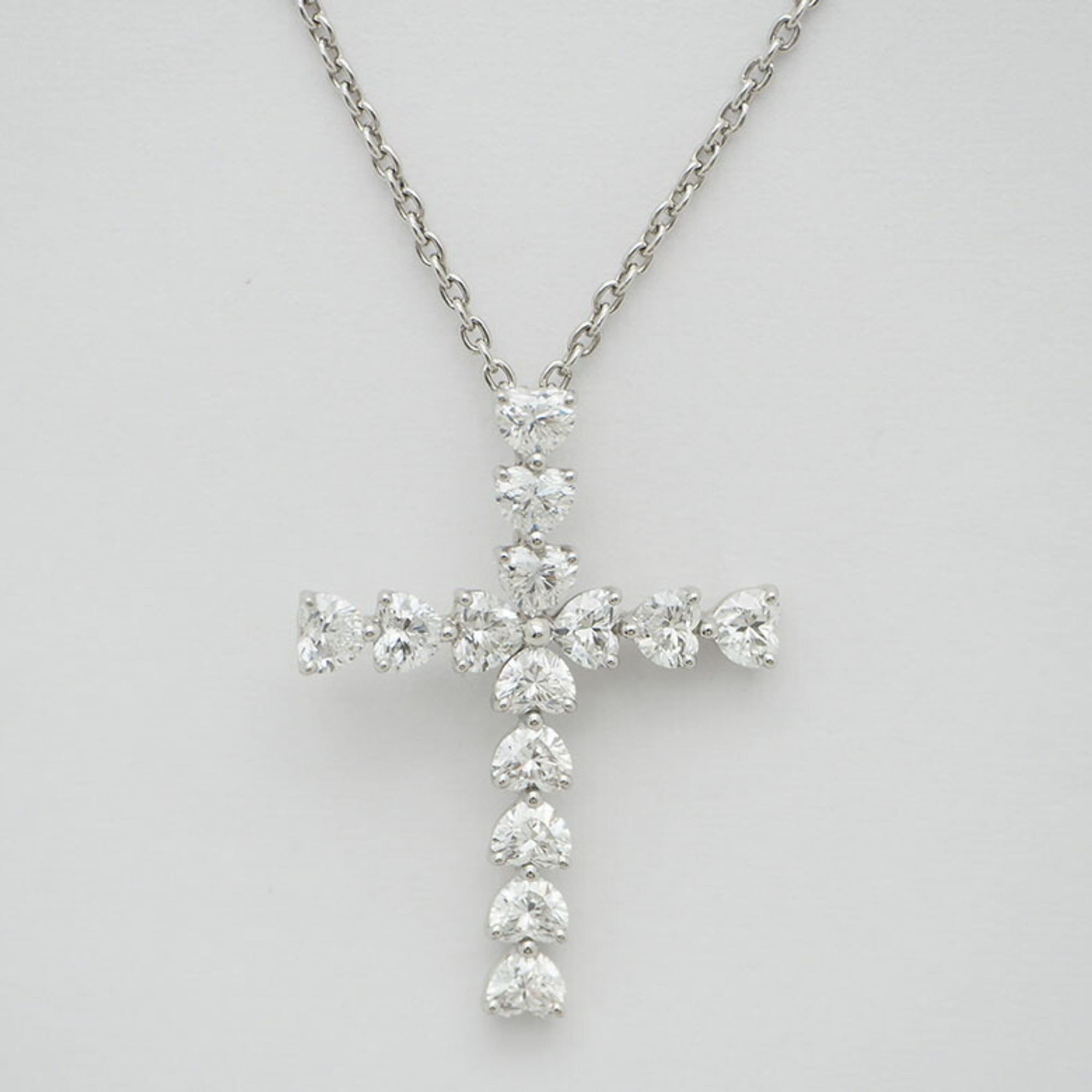 Harry Winston Heart Necklace 2025 | epicamlv.com