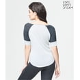 thumbnail image 2 of Camiseta gráfica Huddle Up de Aeropostale para mujer, gris, mediana Aeropostale Camiseta gráfica, 2 of 2