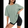 thumbnail image 1 of Camiseta Básica de Corta con Cuello en V, Color Verde Frijol, Talla M, 1 of 5