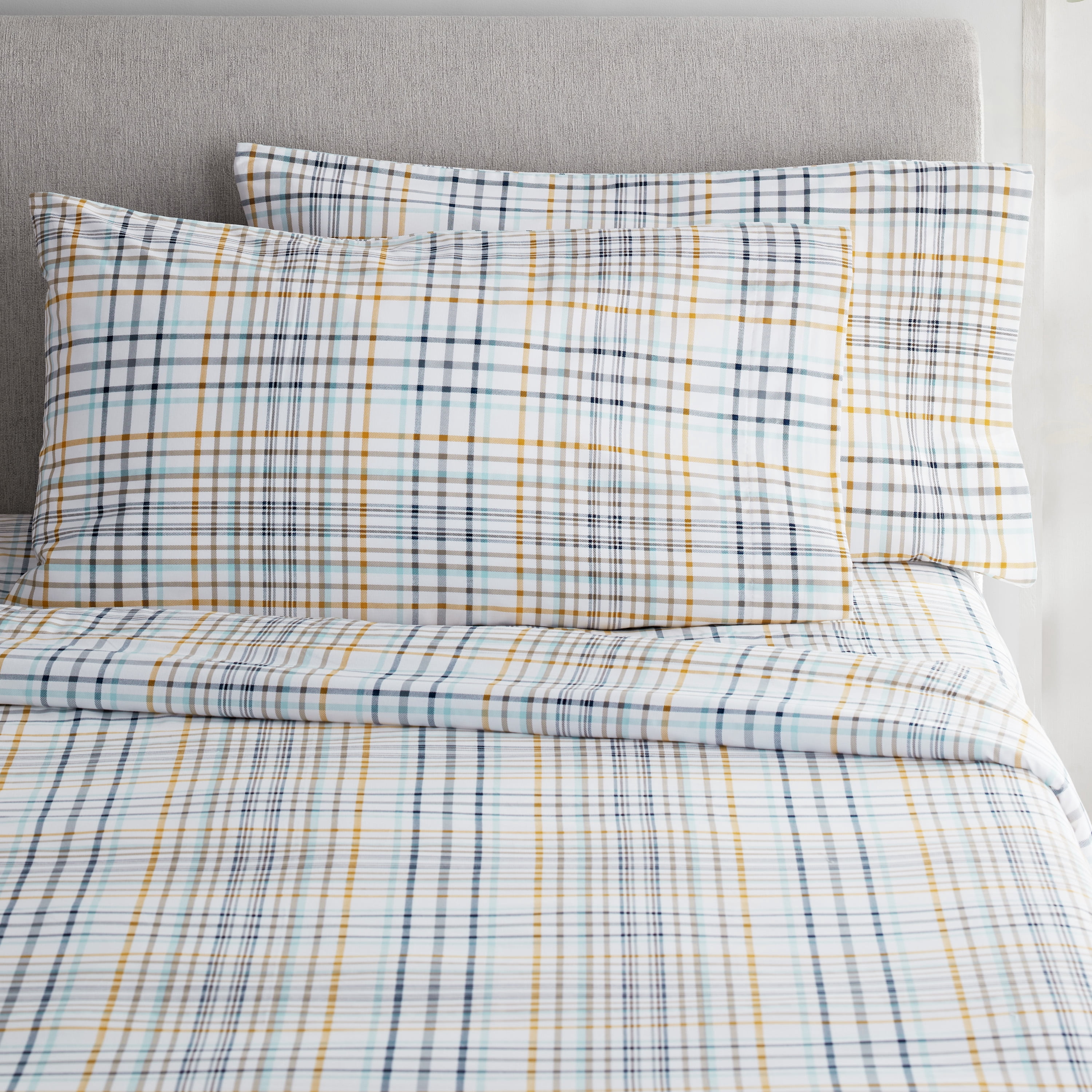 Mainstays 2-Piece 300 Thread Count Plaid CVC Pillowcase Set, King Size, All Ages
