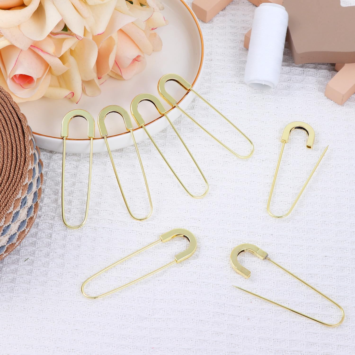 ABPETE Extra Large Safety Pins Heavy Duty 3 Inch-20 PCS Coilless Pins Sewing Pin Brooches-Giant Gold Safety Pins Jumbo for Quilting, Clothes,Jewelry,Shawls, Crochet,Decorative(Pale gold-20pcs)