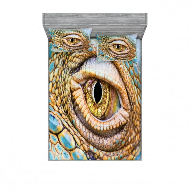 Reptile Bedding Set with Sheet & Covers, Graphic of Creepy Eye of
