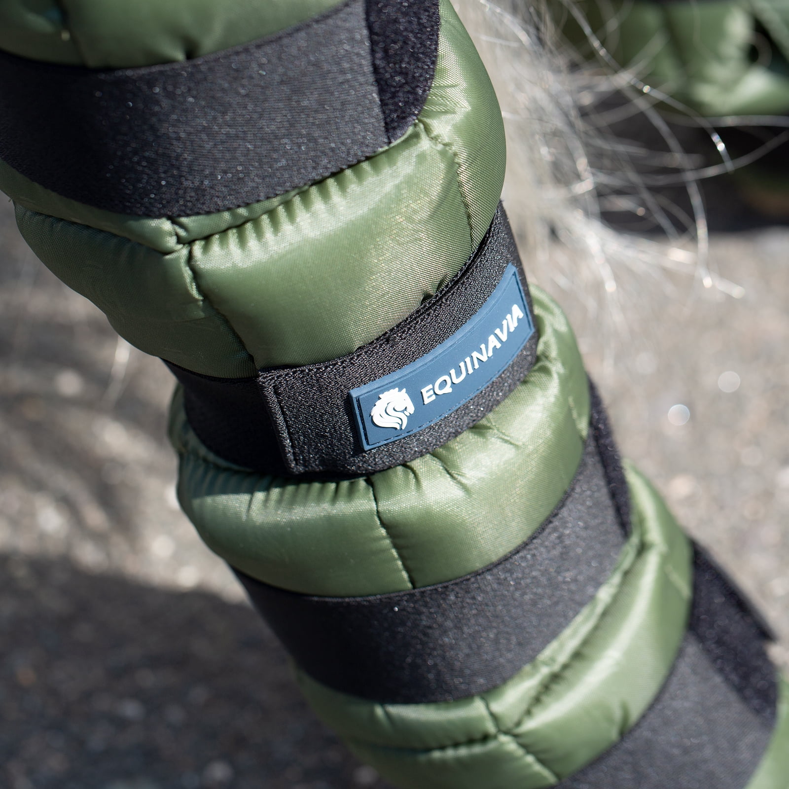 Equinavia Cool Relief Therapy Ice Boots Leg Wraps Pair for Horses, Gel Pack with Adjustable Straps | 16.5" x 15.5" with Storage Bag