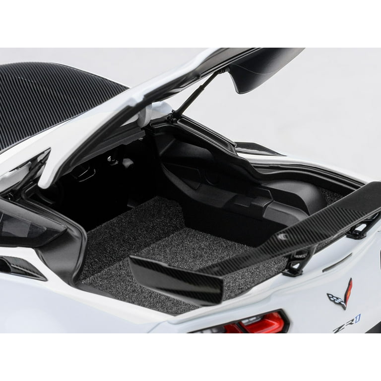 2019 Chevrolet Corvette C7 ZR1 Arctic White with Carbon Top 1/18
