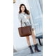thumbnail image 4 of Dreubea Bolso de hombro de piel sintética suave para mujer, bolso de mano con borlas de gran capacidad, 4 of 5