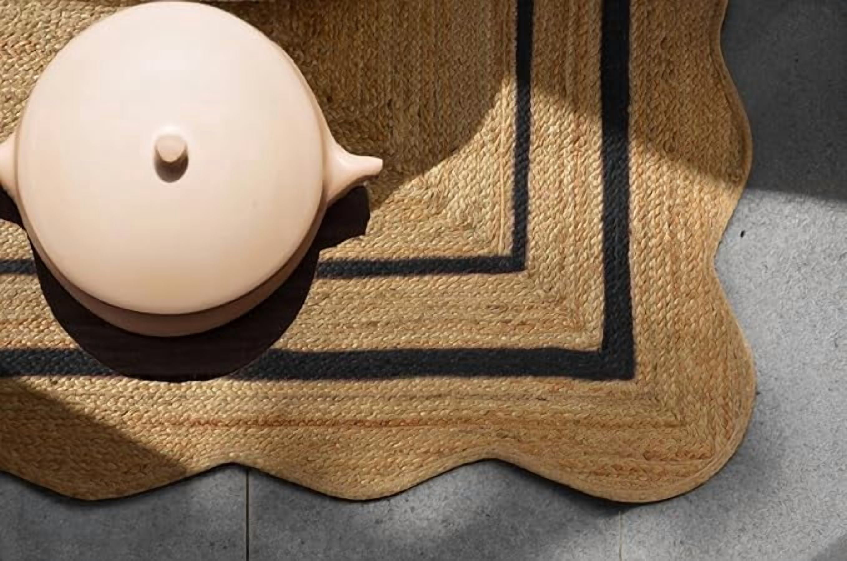 2 Ft Square Black Border Premium Scalloped Jute Rug – Handcrafted Natural Braided Carpet for Living Room, Bedroom, Entryway – Boho Home Decor